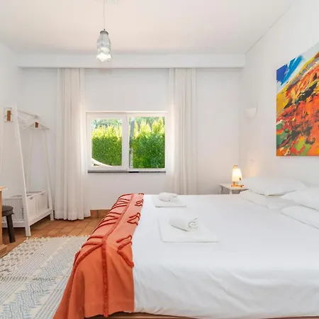 Apartment Laranjal - Domis *